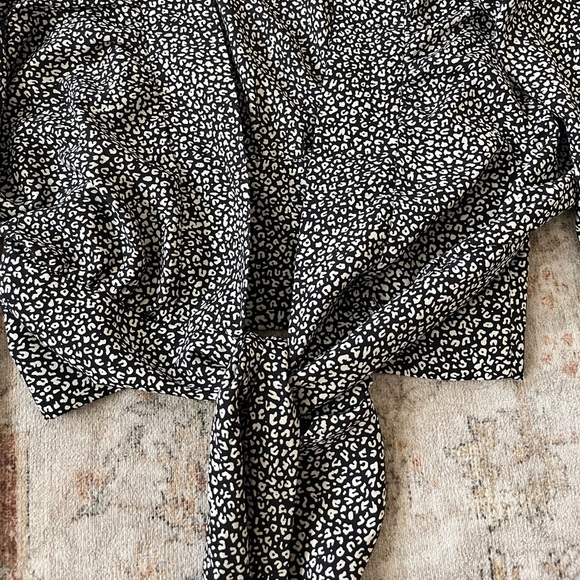 Princess Polly Black and White Front Tie Floral Blouse - Picture 5 of 7